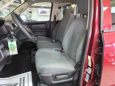 2017 RAM 1500 Express-CREW CAB-4X4-HEMI   - Photo 10 - Hamilton, OH 45015