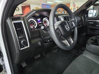 2024 RAM 1500 CLASSIC Warlock 4DR CREW CAB 4X4   - Photo 8 - Hamilton, OH 45015