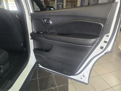 2021 Honda Passport Sport   - Photo 15 - Hamilton, OH 45015