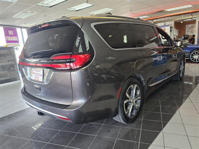 2022 Chrysler Pacifica Pinnacle 4DR MINI-VAN   - Photo 4 - Hamilton, OH 45015