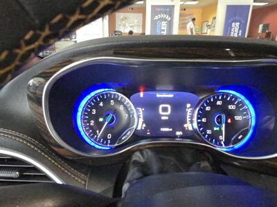 2022 Chrysler Pacifica Pinnacle 4DR MINI-VAN   - Photo 31 - Hamilton, OH 45015