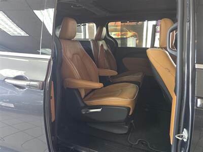 2022 Chrysler Pacifica Pinnacle 4DR MINI-VAN   - Photo 17 - Hamilton, OH 45015