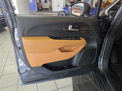 2022 Chrysler Pacifica Pinnacle 4DR MINI-VAN   - Photo 7 - Hamilton, OH 45015