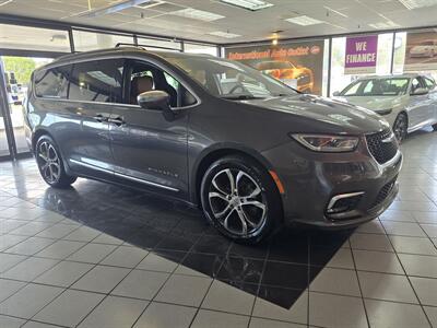 2022 Chrysler Pacifica Pinnacle 4DR MINI-VAN   - Photo 3 - Hamilton, OH 45015