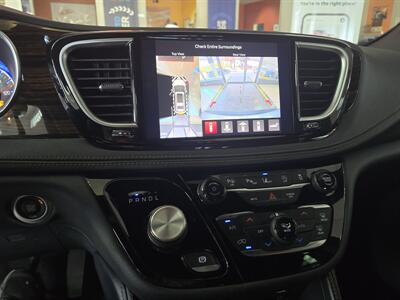 2022 Chrysler Pacifica Pinnacle 4DR MINI-VAN   - Photo 28 - Hamilton, OH 45015