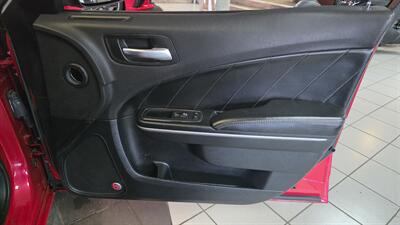 2015 Dodge Charger SXT 4DR SEDAN - Photo 29 - Hamilton, OH 45015