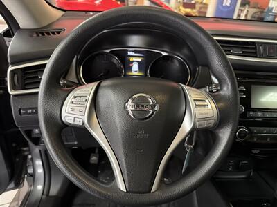 2016 Nissan Rogue S 4DR CROSSOVER - Photo 14 - Hamilton, OH 45015