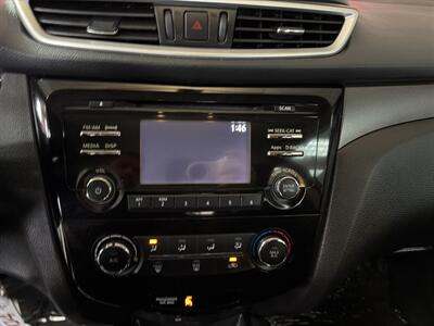 2016 Nissan Rogue S 4DR CROSSOVER - Photo 15 - Hamilton, OH 45015