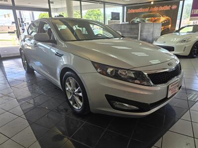 2011 Kia Optima EX   - Photo 7 - Hamilton, OH 45015