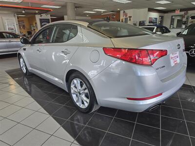 2011 Kia Optima EX   - Photo 6 - Hamilton, OH 45015