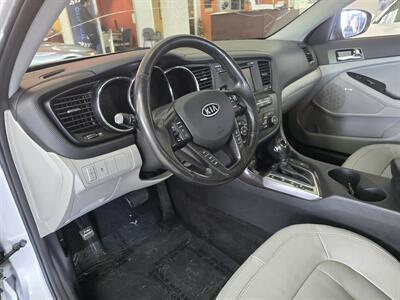 2011 Kia Optima EX   - Photo 9 - Hamilton, OH 45015