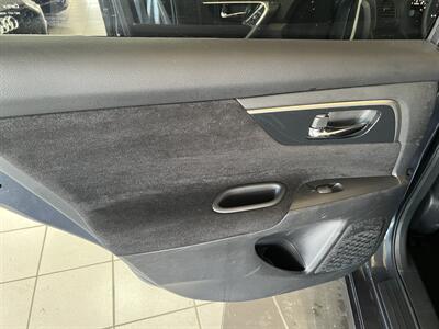 2013 Nissan Altima 2.5 S   - Photo 19 - Hamilton, OH 45015