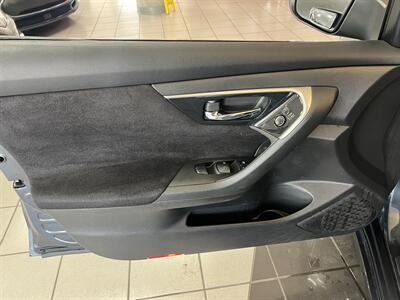 2013 Nissan Altima 2.5 S   - Photo 17 - Hamilton, OH 45015