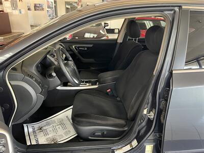 2013 Nissan Altima 2.5 S   - Photo 8 - Hamilton, OH 45015