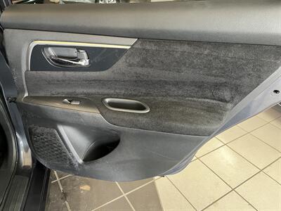 2013 Nissan Altima 2.5 S   - Photo 21 - Hamilton, OH 45015