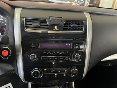 2013 Nissan Altima 2.5 S   - Photo 14 - Hamilton, OH 45015
