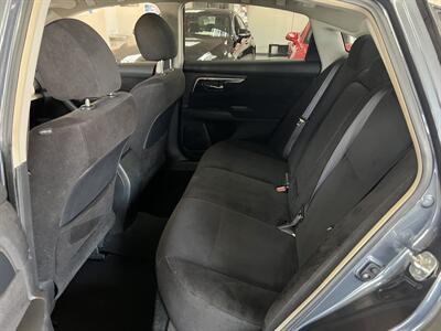 2013 Nissan Altima 2.5 S   - Photo 18 - Hamilton, OH 45015