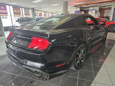 2019 Ford Mustang EcoBoost  2DR COUPE   - Photo 4 - Hamilton, OH 45015