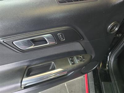 2019 Ford Mustang EcoBoost  2DR COUPE   - Photo 15 - Hamilton, OH 45015