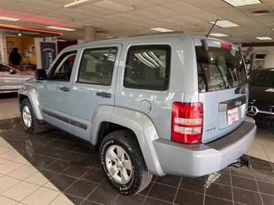 2012 Jeep Liberty Sport 4DR SUV 4X4   - Photo 8 - Hamilton, OH 45015
