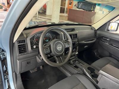 2012 Jeep Liberty Sport 4DR SUV 4X4   - Photo 11 - Hamilton, OH 45015