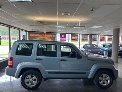 2012 Jeep Liberty Sport 4DR SUV 4X4   - Photo 5 - Hamilton, OH 45015