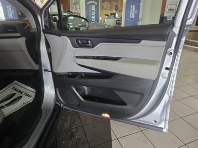 2022 Honda Odyssey EX-L 4DR MINI-VAN - Photo 12 - Hamilton, OH 45015