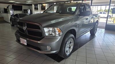 2013 RAM 1500 Express-QUAD CAB-4X4-HEMI   - Photo 2 - Hamilton, OH 45015