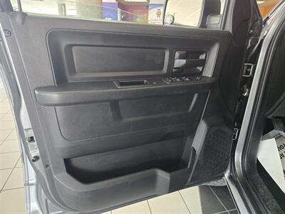 2013 RAM 1500 Express-QUAD CAB-4X4-HEMI   - Photo 8 - Hamilton, OH 45015