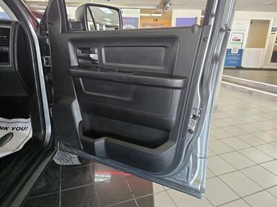 2013 RAM 1500 Express-QUAD CAB-4X4-HEMI   - Photo 12 - Hamilton, OH 45015
