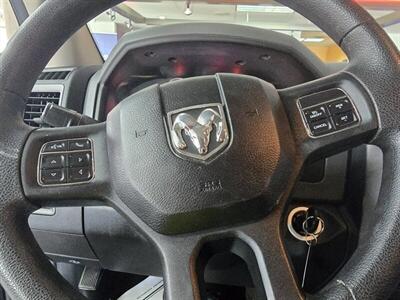 2013 RAM 1500 Express-QUAD CAB-4X4-HEMI   - Photo 19 - Hamilton, OH 45015