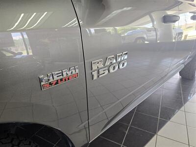 2013 RAM 1500 Express-QUAD CAB-4X4-HEMI   - Photo 24 - Hamilton, OH 45015