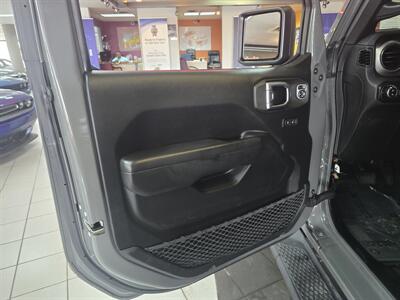 2020 Jeep Gladiator Sport CREW PICKUP 4X4   - Photo 7 - Hamilton, OH 45015