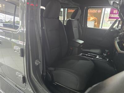 2020 Jeep Gladiator Sport CREW PICKUP 4X4   - Photo 14 - Hamilton, OH 45015