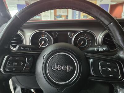 2020 Jeep Gladiator Sport CREW PICKUP 4X4   - Photo 20 - Hamilton, OH 45015