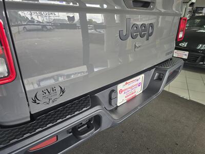 2020 Jeep Gladiator Sport CREW PICKUP 4X4   - Photo 27 - Hamilton, OH 45015