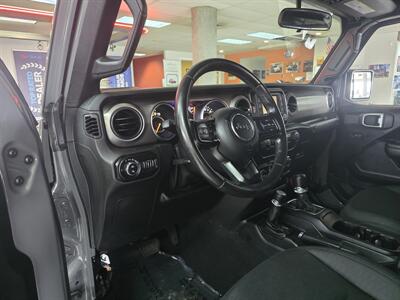 2020 Jeep Gladiator Sport CREW PICKUP 4X4   - Photo 8 - Hamilton, OH 45015