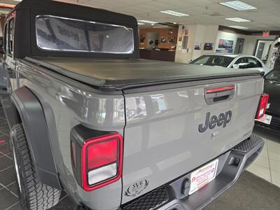 2020 Jeep Gladiator Sport CREW PICKUP 4X4   - Photo 28 - Hamilton, OH 45015