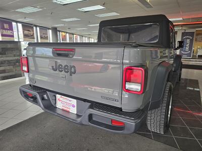 2020 Jeep Gladiator Sport CREW PICKUP 4X4   - Photo 5 - Hamilton, OH 45015