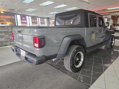 2020 Jeep Gladiator Sport CREW PICKUP 4X4   - Photo 4 - Hamilton, OH 45015