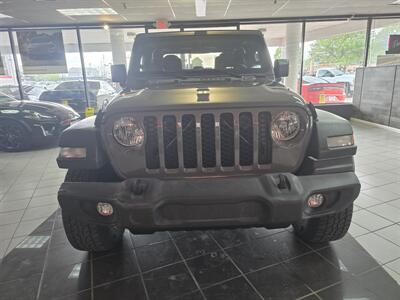 2020 Jeep Gladiator Sport CREW PICKUP 4X4   - Photo 2 - Hamilton, OH 45015