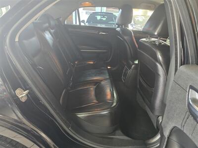 2022 Chrysler 300 Series Touring L 4DR SEDAN   - Photo 16 - Hamilton, OH 45015