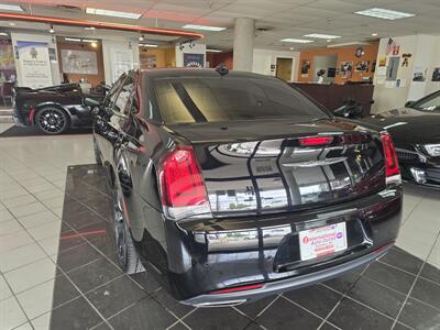 2022 Chrysler 300 Series Touring L 4DR SEDAN   - Photo 5 - Hamilton, OH 45015