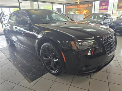 2022 Chrysler 300 Series Touring L 4DR SEDAN   - Photo 3 - Hamilton, OH 45015