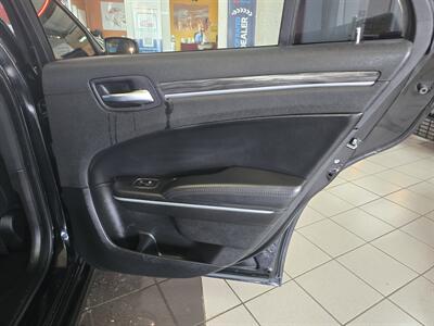2022 Chrysler 300 Series Touring L 4DR SEDAN   - Photo 15 - Hamilton, OH 45015