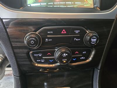 2022 Chrysler 300 Series Touring L 4DR SEDAN   - Photo 21 - Hamilton, OH 45015