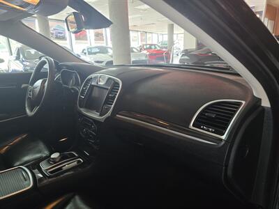 2022 Chrysler 300 Series Touring L 4DR SEDAN   - Photo 13 - Hamilton, OH 45015