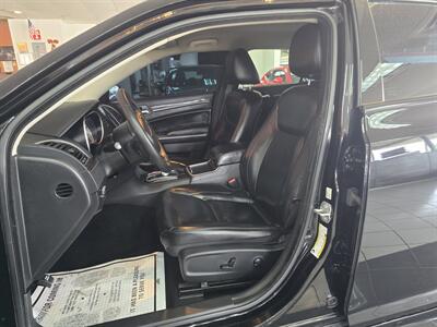 2022 Chrysler 300 Series Touring L 4DR SEDAN   - Photo 9 - Hamilton, OH 45015