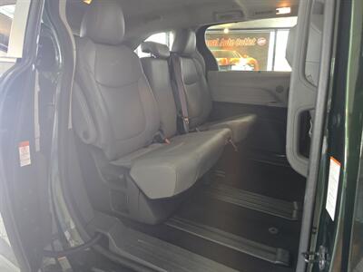 2024 Toyota Sienna XLE 8-Passenger 4DR MINI-VAN   - Photo 15 - Hamilton, OH 45015