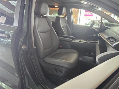 2024 Toyota Sienna XLE 8-Passenger 4DR MINI-VAN   - Photo 14 - Hamilton, OH 45015